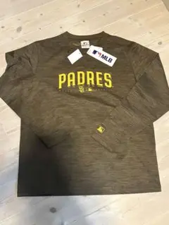 MLB PADRES ロゴ入り 長袖カットソー Lサイズのサムネイル