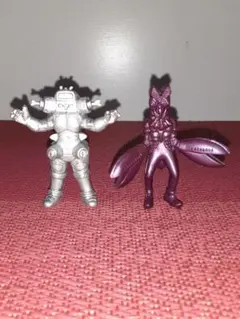 ウルトラマン 怪獣消しゴム バルタン星人　キングジョーフィギュア　2個セット