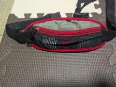 Nike 反射素材 ウエストポーチ