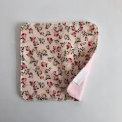 リバティ　レイニングローズバッズ　クリーム地イエローレッド　パイルタオルハンカチ