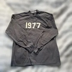 ESSENTIALS1977プリント ダークグレー 長袖カットソー S