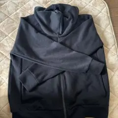 黒 フルジップパーカー 調整可能フード