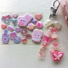ビーズキーホルダー　サンリオ　マイメロ　立体シール　おすそ分け　ピンク　肉球
