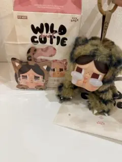 POP MART Wild Cutie Cry Baby ぬいぐるみキーホルダー