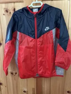 NIKE 薄手ウインドブレーカー