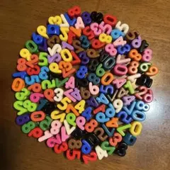 カラフル数字ビーズ 約130個