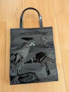Kitamura トートバッグ エナメル調 ブラックのサムネイル
