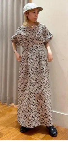 フレディ&グロスター　コットンリップル花柄ウエストシェイプワンピースのサムネイル