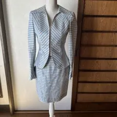 青と白のストライプ ペプラムスーツ