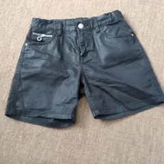 ユニクロ黒のショートパンツ 140サイズ