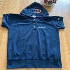 ⭐︎お値下げ⭐︎Champion Sサイズ　フード付き半袖シャツ