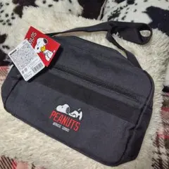 新品未使用・タグ付 PEANUTS スヌーピー マルチポケットショルダーバッグのサムネイル
