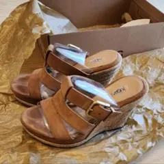 ア*ル様 UGG ベージュ ウェッジサンダル