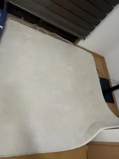 クリーム色 四角形ラグ 汚れあり
