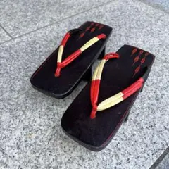 伝統的な黒赤雪駄 よこづなや本舗