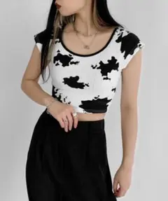 LVEU. 牛柄クロップドTシャツのサムネイル