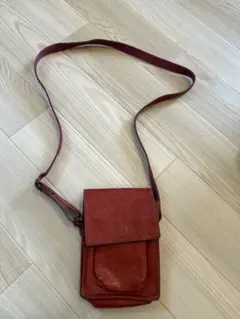 【即日発送】B.stuffビースタッフ　レッド　レザー ショルダーバッグ 本革のサムネイル