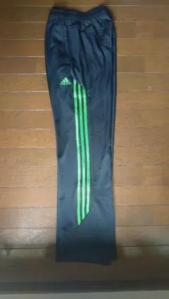 アディダス　ジャージ　下のみ
