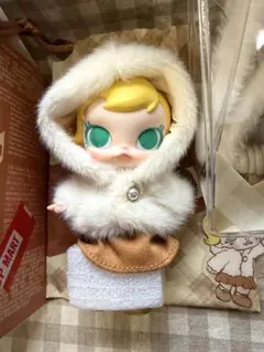 POP MART MOLLY Winter Fit Check