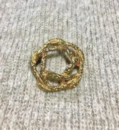 薔薇柄 ブローチ ゴールド ヴィンテージ 個性派 パーティー レトロ コンサバ