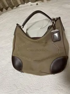 PRADAのショルダーバッグ