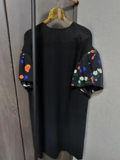 アキラナカ　袖フリルフラワー　ワンピースのサムネイル