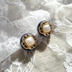 ヴィンテージボタンピアス　イヤリング　アクセサリー