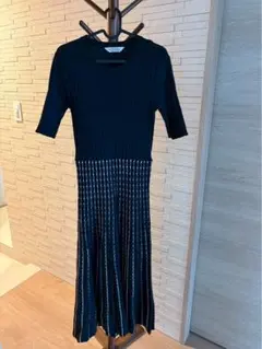 【美品】TORRAZZO DONNAワンピースのサムネイル