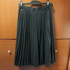 ダークグレー プリーツスカート