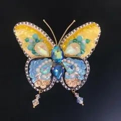 タ*ー様 ビーズ刺繍ブローチ　蝶々　ハンドメイド