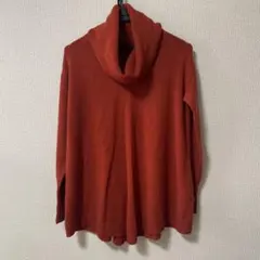 オレンジニット