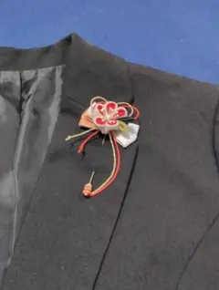 つまみ細工の和風ピンブローチ(赤)