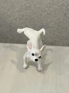 マーキング犬　チワワ　ガチャ　カプセルトイ　ホワイト