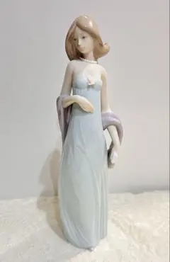 LLADRO リヤドロ【若草色の少女(なびかせて)】8 リアドロ L765 - メルカリ