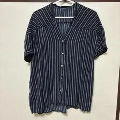 ネイビーとホワイトのストライプ半袖シャツ