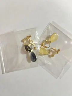 金メッキ ドロップ型イヤリング 黒と黄色