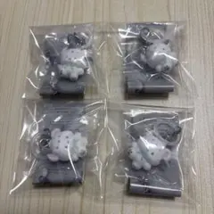 サンリオ　ふわふわスノー　めじるしアクセサリー　ポチャッコ