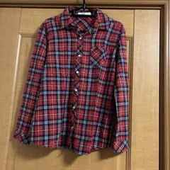 赤色チェックシャツ