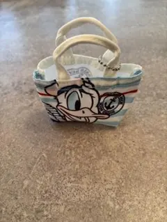 Item thumbnail for item 94421649-3729-4258-a50e-c9b037004286