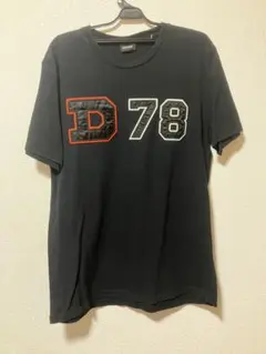 D78 プリント ブラック Tシャツ