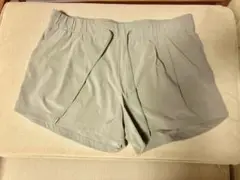 Lululemon カーキ　ショートパンツ ランニングパンツ・８