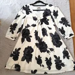 新品、タグ付き　CECIL McBEE　フラワープリント 七分袖チュニック