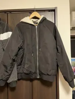 FOREVER 21 フード付きジャンパー ブラック