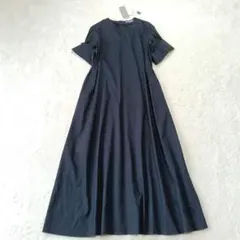 新品✨ エブール 定価5.6万 ワンピース シャーリング ウエストギャザー 紺色 新品✨ エブール 定価5.6万 ワンピース シャーリング ウエストギャザー
