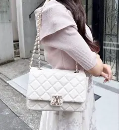 INGNI エンブレム付キルティングショルダーバッグ