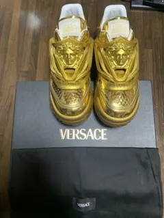 希少【極美品】VERSACE Medusa ゴールド スニーカー箱付きのサムネイル