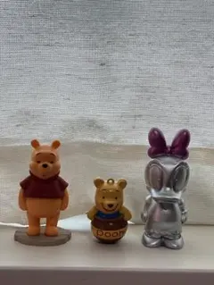 ディズニーフィギュア　デイジーとくまのプーさん