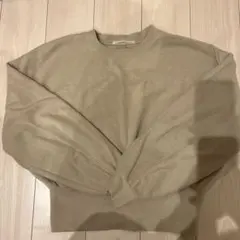 KBF ベージュ ニットトレーナー