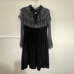 クラシック 黒 ベロアワンピース フリル付き リボン