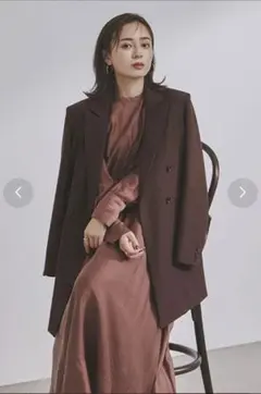 anuans アニュアンス　クルーネックウエストギャザーワンピース